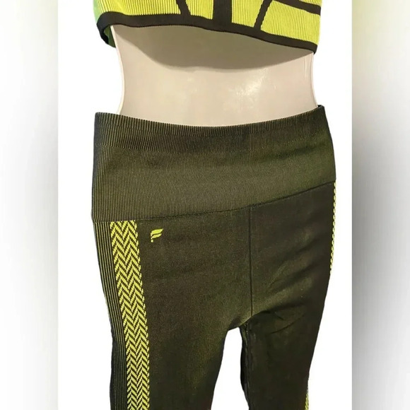 Fabletics 2 Piece Outfit- Includes High Waisted Seamless Leggings & Sports Bra - Picture 8 of 14